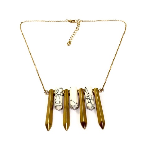 Bloomingdale's Aqua Mujer Gold Stick Howlite Point Collar NWT 38 - Imagen 3 de 11