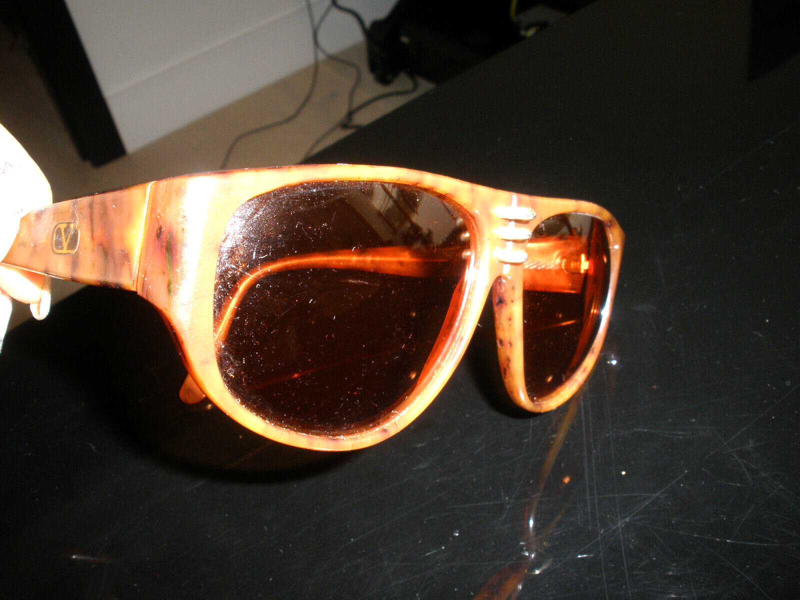 RARE FIND COLLECTORS VALENTINO LADIES VINTAGE V LOGO BROWN SUNGLASSES image 5