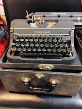 Vintage Underwood Universal portable TYPEWRITER with case. GREAT condition  thumbnail