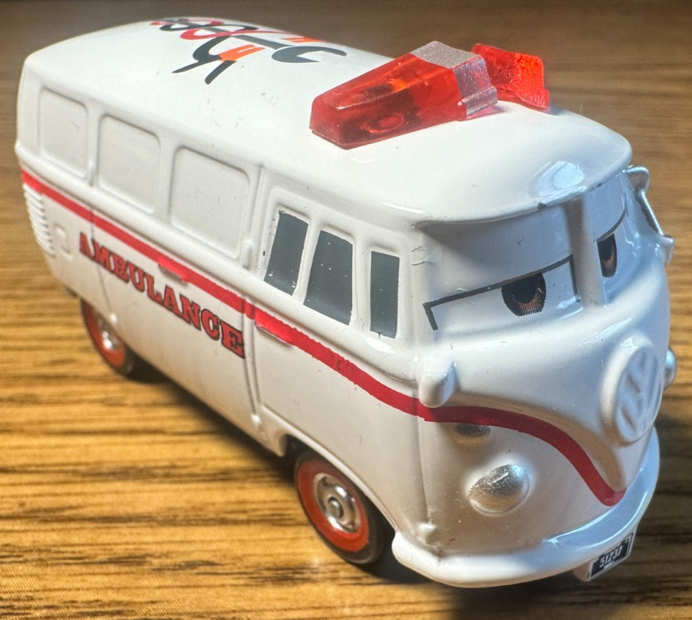 Disney Pixar Cars Ambulance Fillmore Diecast DAMAGED 1:55 FC