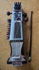 Sarangi, ca. 50 Jahre alt, leicht defekt
