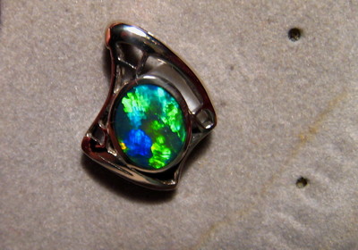 1,1 ct. Edelstein schwarzer Opal Anhänger, massiv 14k Weißgold Neon B5 Farbe