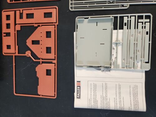 Faller B-309 HO Building Site with Scaffolding Building Kit NEW - Picture 3 of 5