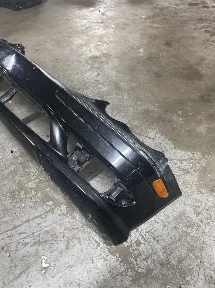 Mercedes-Benz Clase C C32 AMG 2002 parachoques delantero Foto 3 de 4