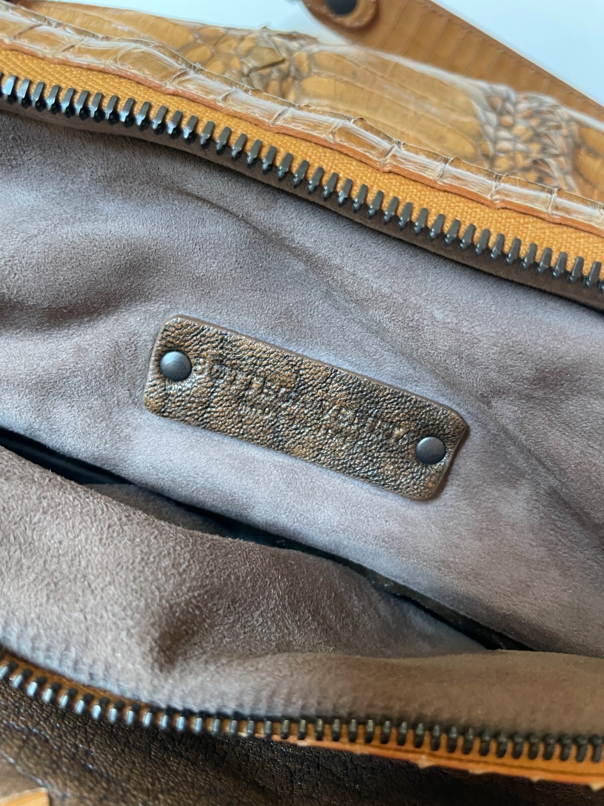 AUTHENTIC BOTTEGA VENETA DESIGNER BAG - image 8