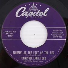 Tennessee Ernie Ford – Sleepin' At The Foot Of The Bed 1958 45 rpm Record F4107