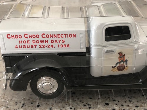 Coca-Cola Liberty Classics 1/25 1937 Chevy Pickup Limited Edition Coin Bank. - Picture 2 of 13
