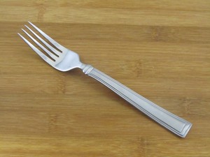 Hampton-Silversmiths-Frosted-Portfolio-Satin-Dinner-Fork-7-3-4-034-Stainless