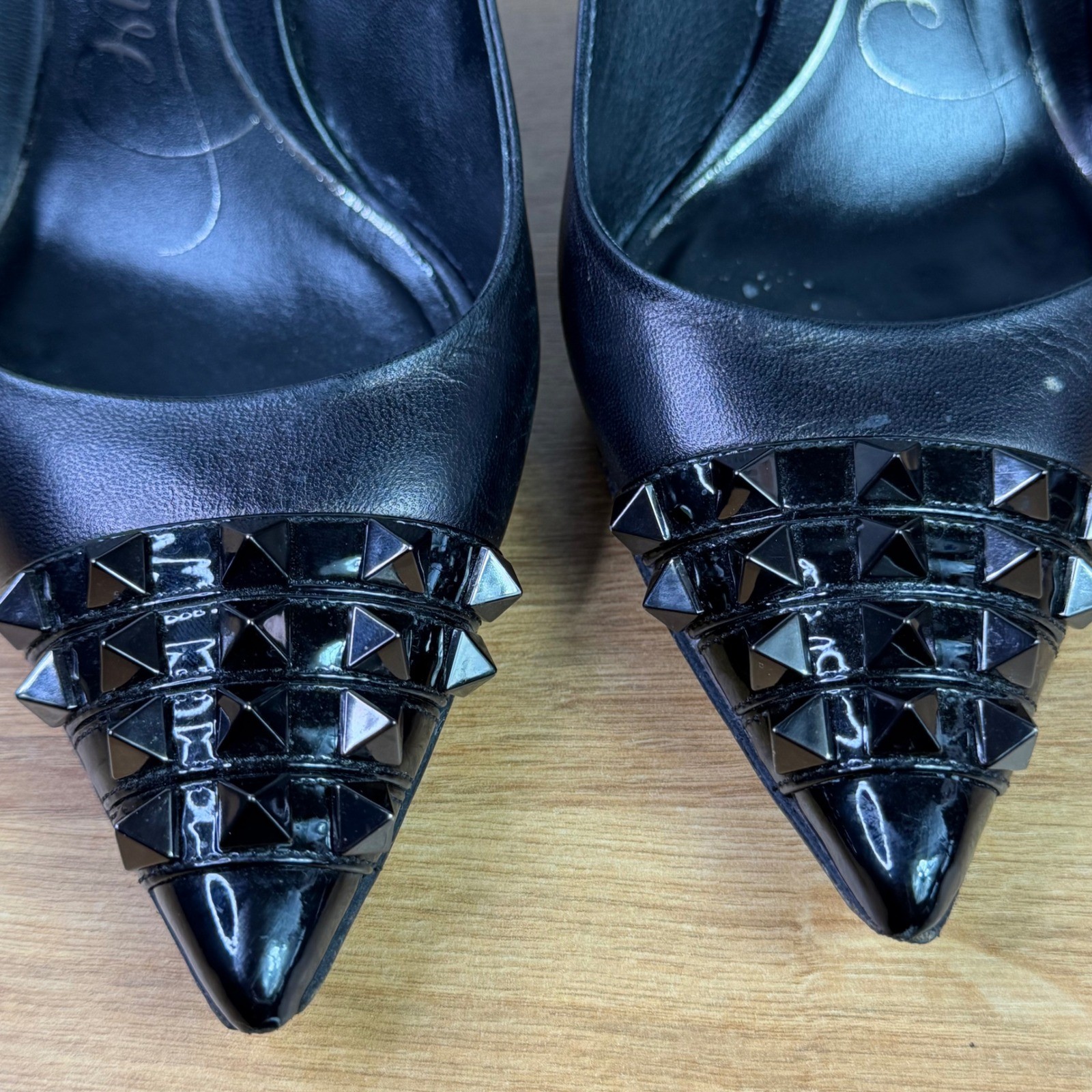 Valentino Garavani Rockstud Alcove Black Leather Studded Pumps 37.5 thumbnail 4