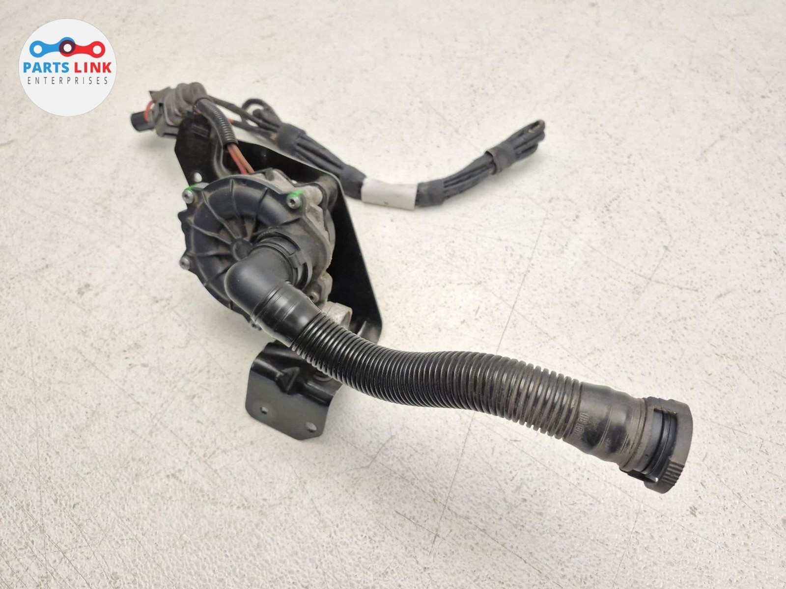 2016-20 BENTLEY BENTAYGA RIGHT AUX WATER ENGINE MOTOR COOLANT PUMP 6.0L W12 636