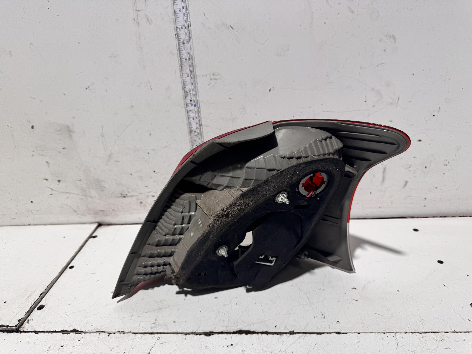 Toyota Yaris Left Tail Light NCP90 08/2008-07/2011 - thumbnail 2