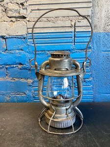 DIETZ VESTA (P.&L.E.R.R)PITTSBURGH & LAKE ERIE RAILROAD LANTERN W/DIETZ GLOBE
