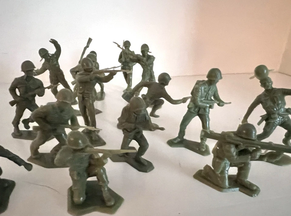 MARX BATTLEGROUND GI's e Infantes de Marina - LOTE DE 15 en 15 Poses - MUY BUENO - LOTE IMPERDIBLE Foto 3 de 4