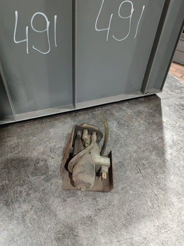 Porsche 924 944 Audi 80 B2 100 VW Golf II 19E Waschwasserpumpe VDO 021/008