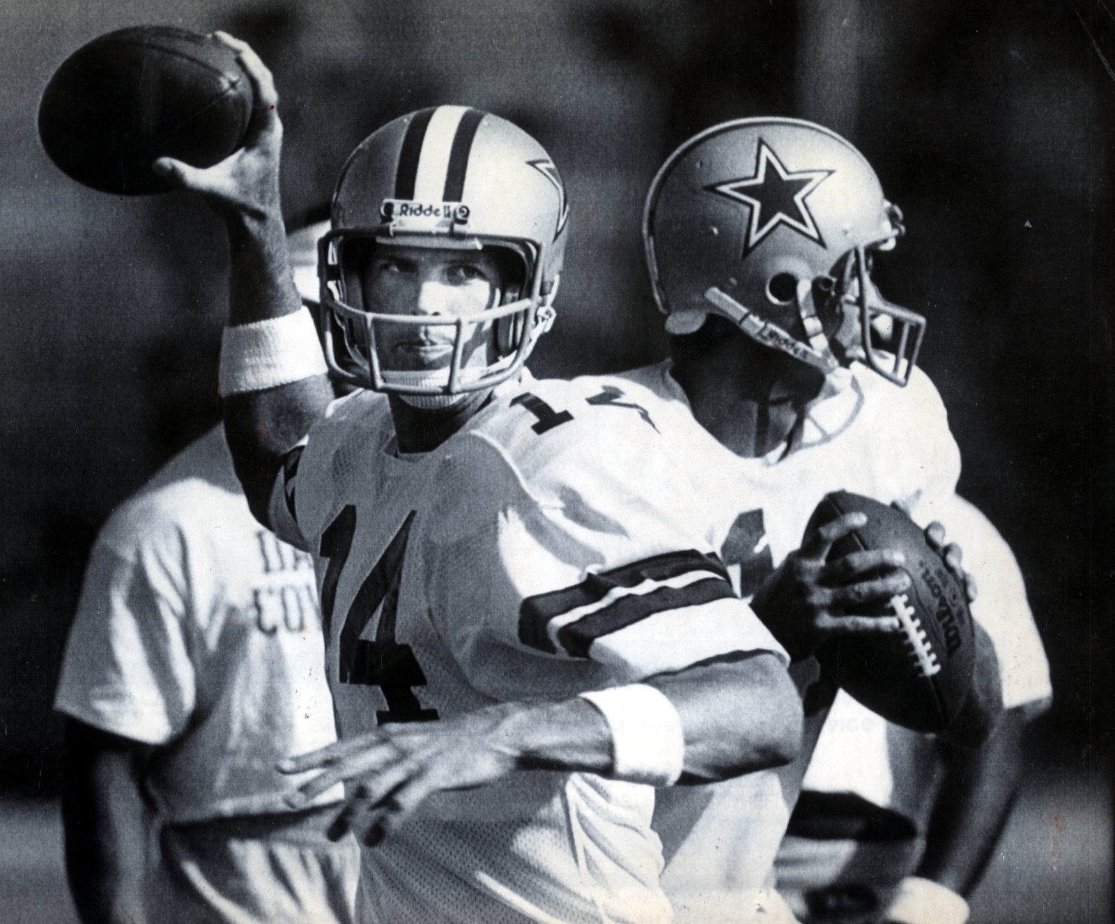 Dallas Cowboys With The Ball Raised.JPG 8x10 Picture Celebrity Print