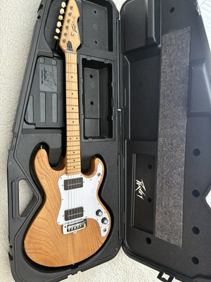 #ad Peavey T 15 Electric Guitar USA with OHSC $415.00