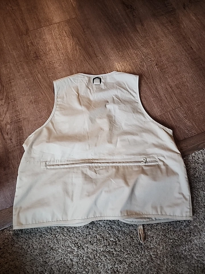 Field & Stream Tactical Fishing Vest Multi Pocket Utility Outdoors Gear SZ M - Image 2 of 3