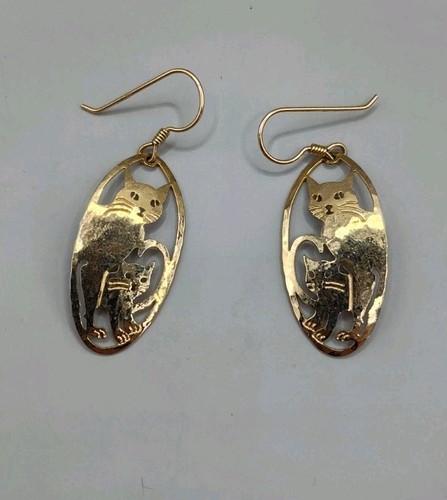 Vintage Signed Wild Bryde Gold Tone Cat Dangle Drop Earrings Hammered Metal - Picture 5 of 14