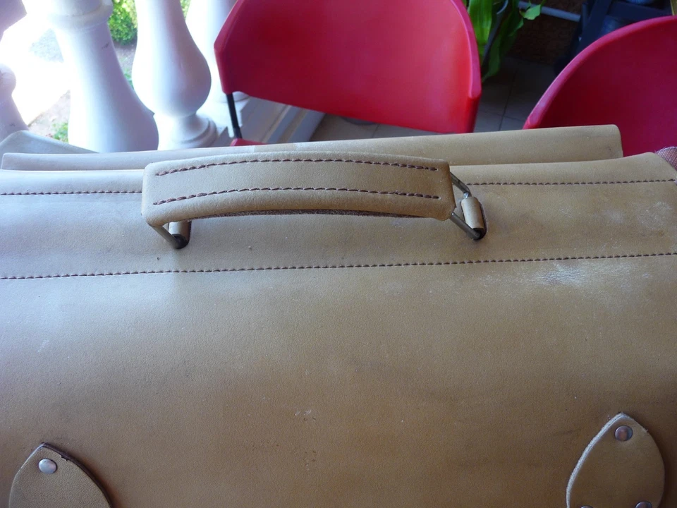 sacoche a outils en cuir beige dim : 42 x 18 cm hauteur : 30 cm - Photo 2/4