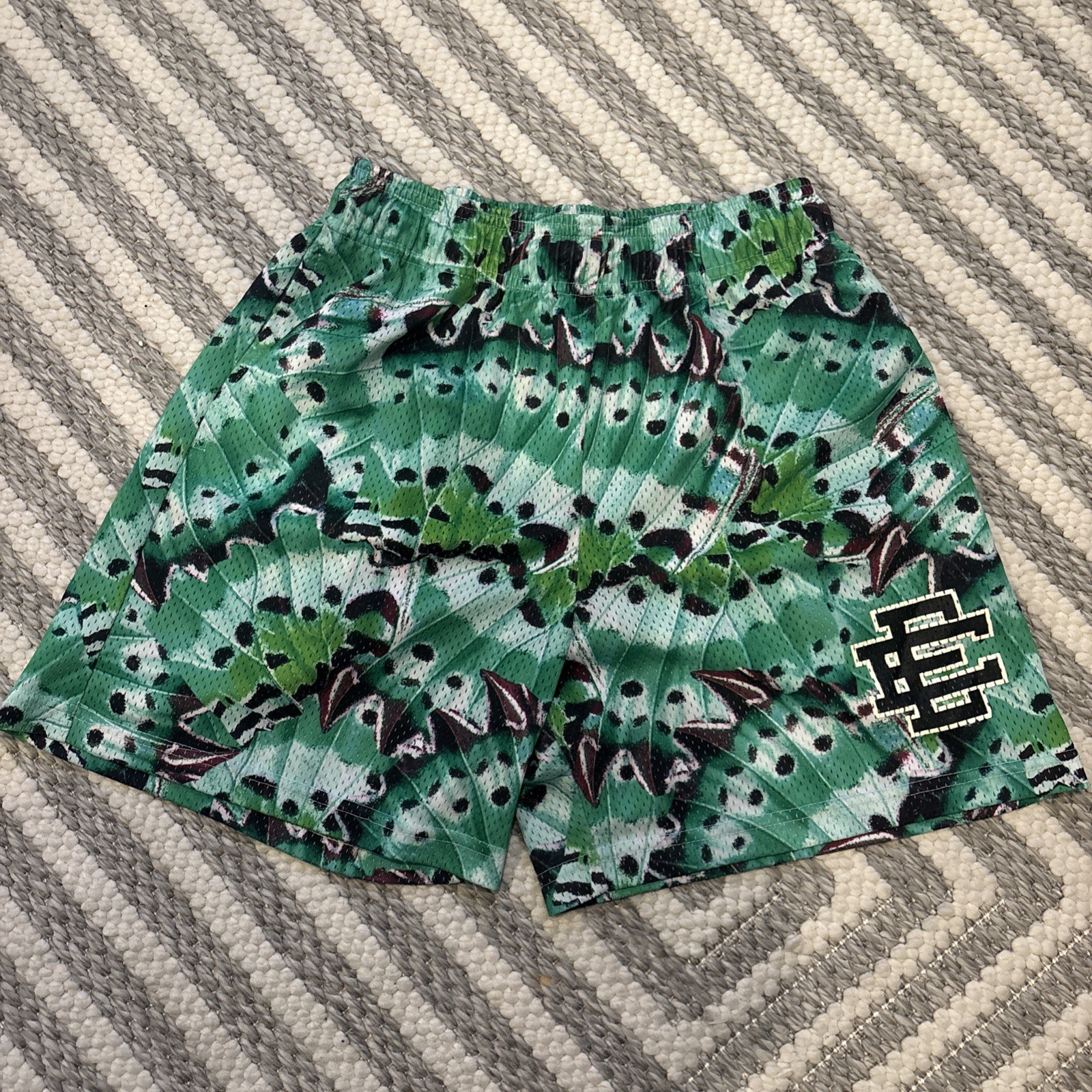 Eric Emanuel Men’s Basic Shorts Medium Butterfly … - image 1