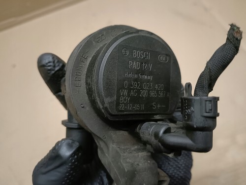 VW PASSAT B8 2.0 TDI Wasserpumpe 04L965567A OE Original Teil Gebraucht