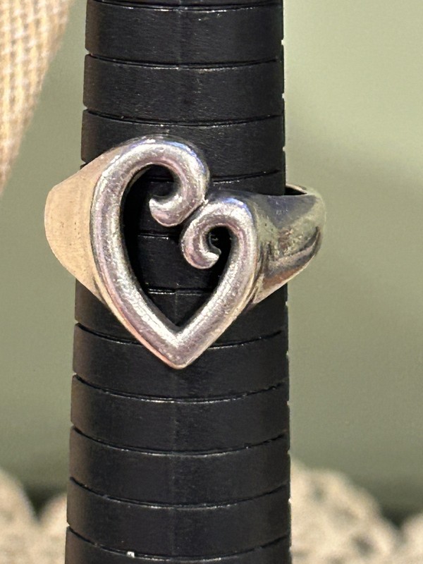 James Avery Mother's love Heart Sterling Silver Ring 9.25 retired 