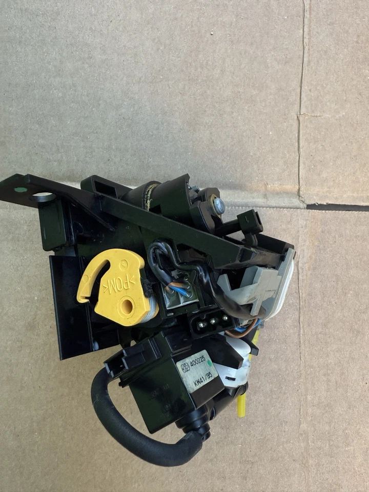 94-97 Mercedes C W202 tampa do porta-malas traseiro trava e cilindro da porta COM CHAVE FABRICANTE DE EQUIPAMENTO ORIGINAL - Imagem 4 de 4