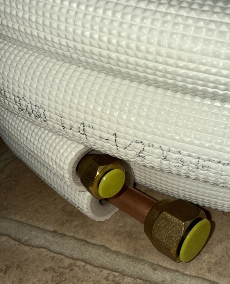 Mini juego de línea dividida de 33 pies, tubo de cobre de aire acondicionado de 1/4" y 1/2" aislado con tuercas Foto 3 de 3