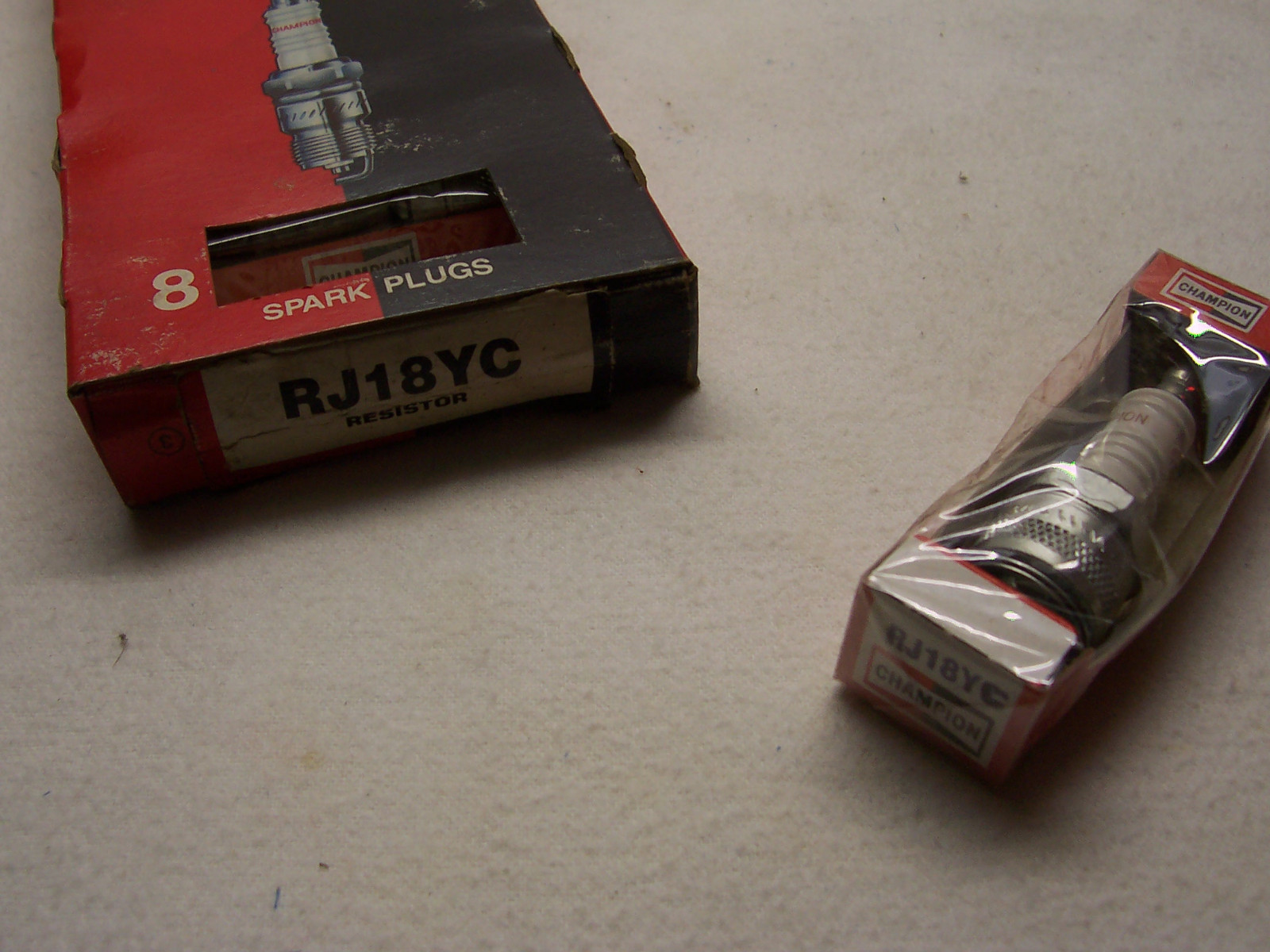 Spark Plugs:1951 - 56 Chrysler, Dodge, Plymouth V8 : Rep Autolite AR82 