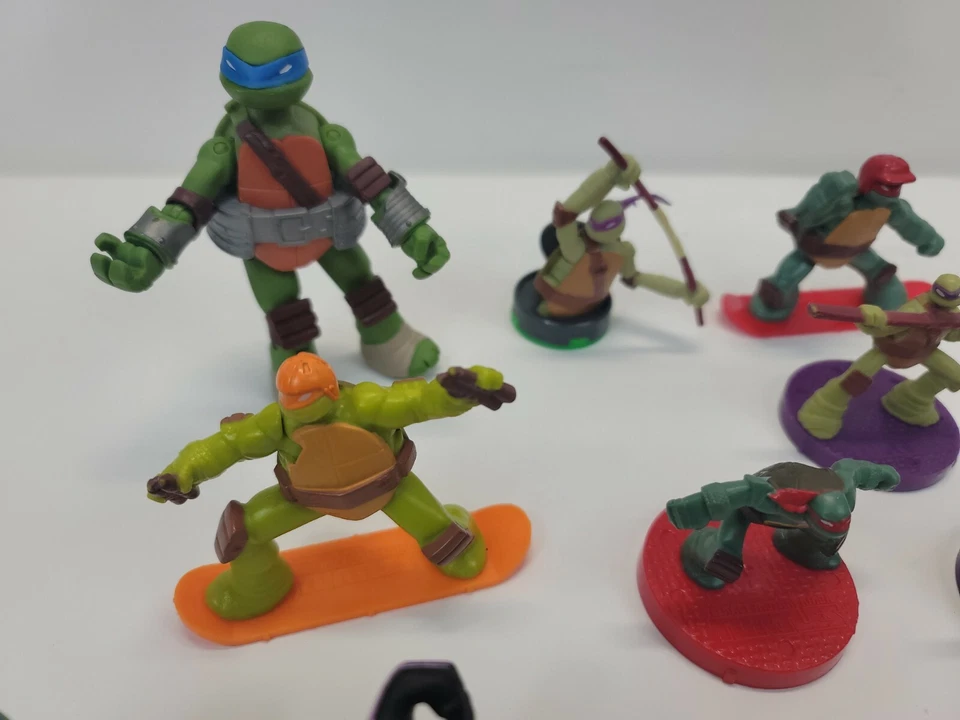 Lot of 17 Teenage Mutant Ninja Turtles TMNT Action Figures Viacom Jakks Playmate - image 4 of 4