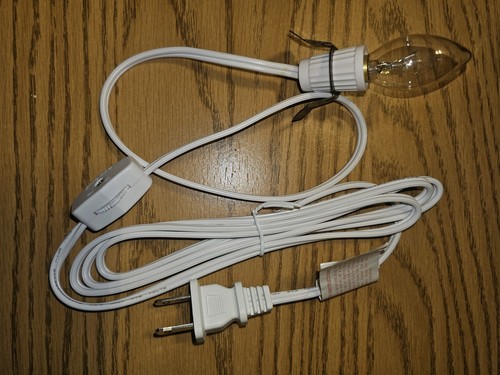 C7 - E12 White Accessory Cord Clip Light with 1 Light Bulb - White - 6 feet; Fo - Picture 3 of 3
