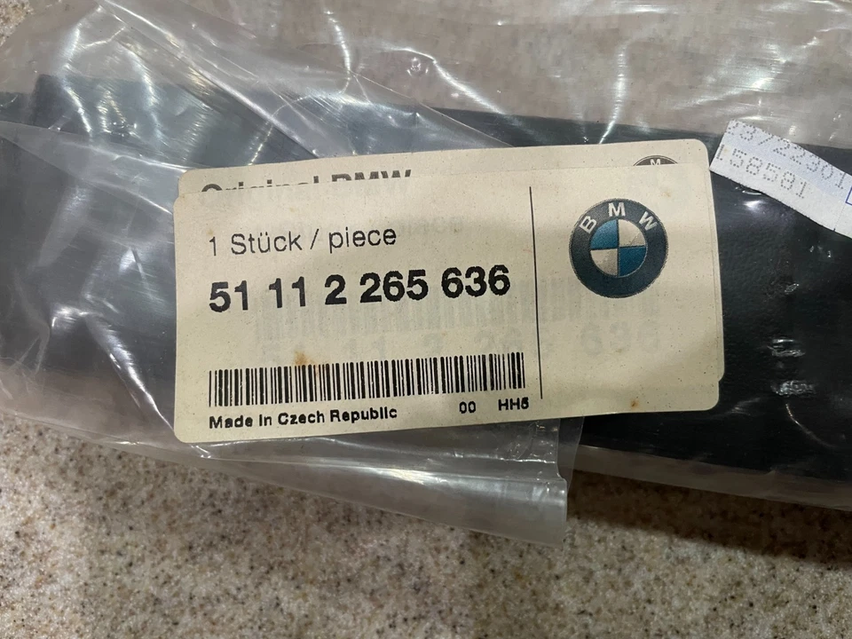 Moldura de para-choque dianteiro BMW E36 M3, cobre placa frontal - BMW 51112265636 genuíno - Imagem 3 de 4