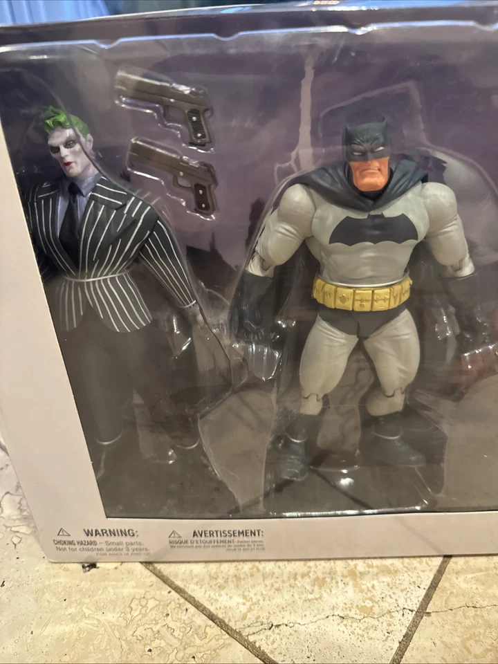 DC Collectibles Batman The Dark Knight Returns Juego de 4 piezas de figuras de acción NUEVO Foto 2 de 4
