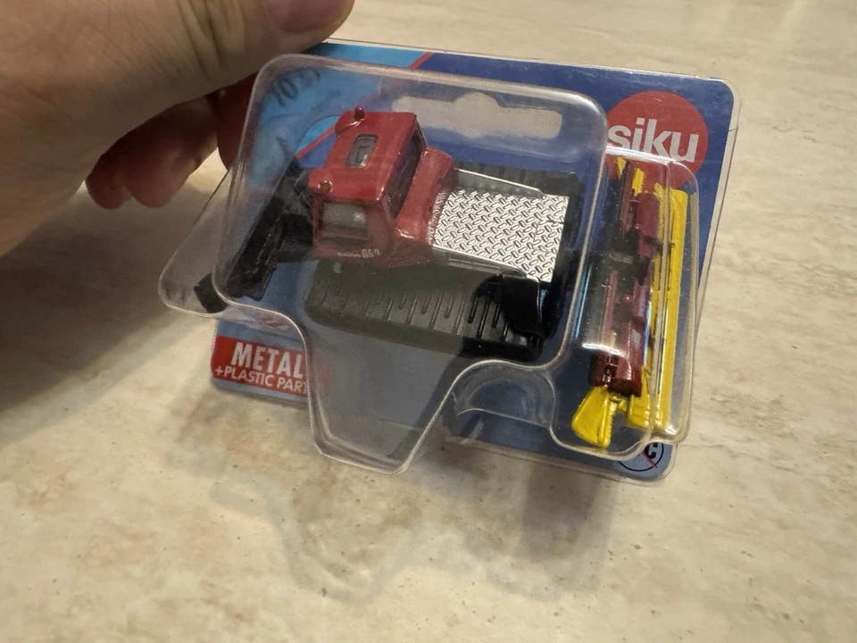 GATTO DELLE NEVI SPAZZANEVE PISTENBULLY SIKU VINTAGE 1:55 NUOVO DA COLLEZIONE - Immagine 3 di 4