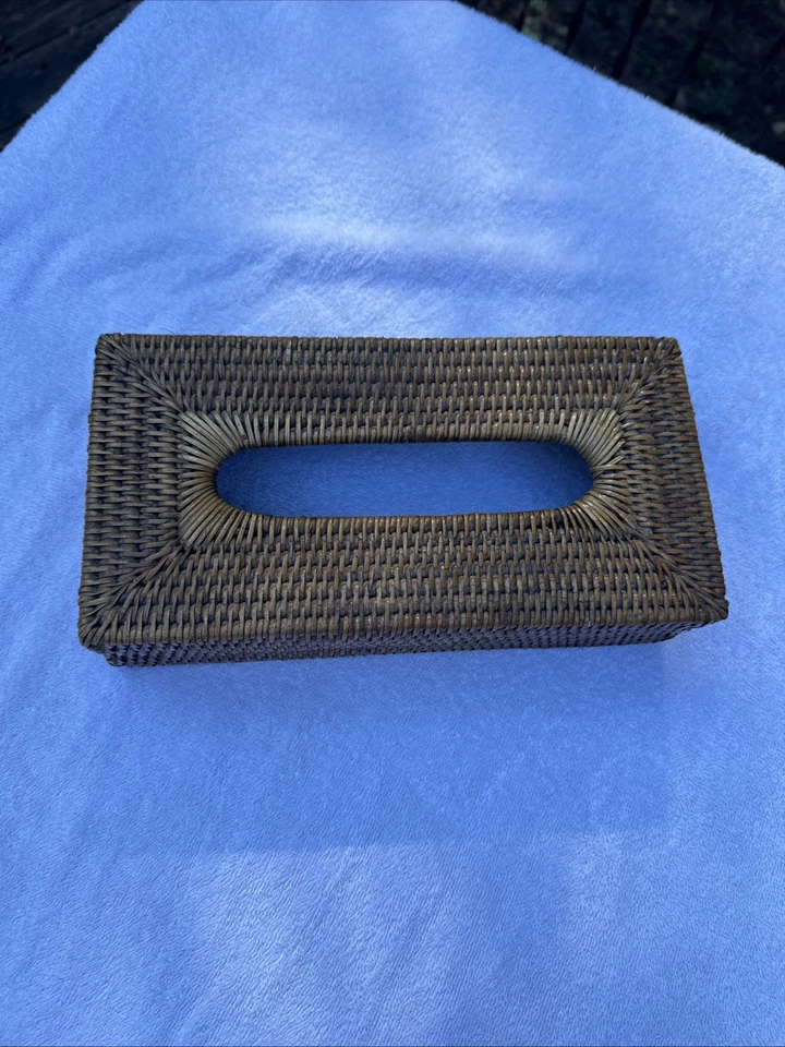 Caja de pañuelos de mimbre ratán de colección cubierta rectangular 11 pulgadas × 6 pulgadas. Estilo Boho. Foto 2 de 4