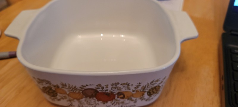 Vintage Corningware "Spice of Life" Edition dish with lid, Near Mint