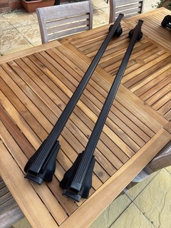 Thule roof rack bars for Volvo