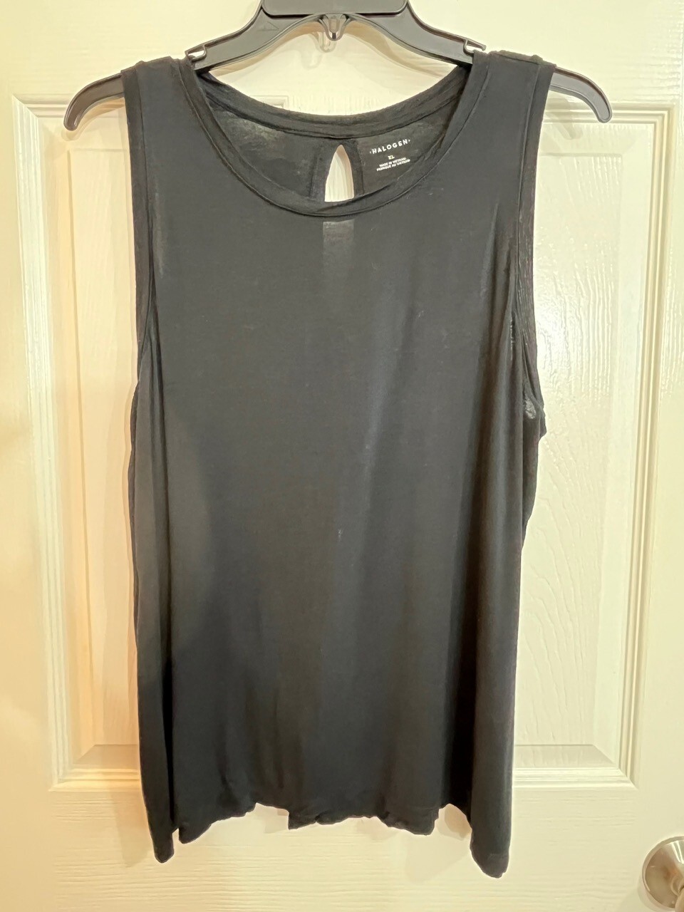 Halogen Women’s Sleeveless Black Top XL Rayon Blend Back Slit Keyhole Detail
