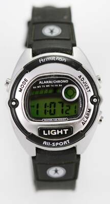 Armitron Uhr Damen Silber Schwarz Gummi Chronograph Datum Licht Alarm 50m Quarz