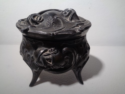 Art Nouveau Bronze Trinket Box Size 3.6in x 3.7in x 2.7in Weight 12 ozs Used