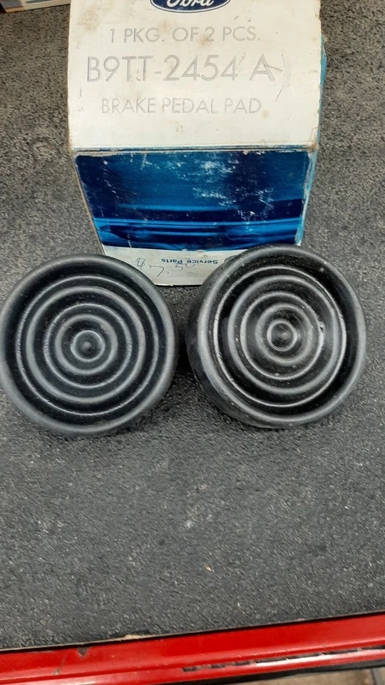 Cantidad 1 - Nuevo de Lote Antiguo 1940-1960 Ford Truck Pickup Freno Pedal Pastilla Ford # B9tt-2454-A Foto 2 de 3
