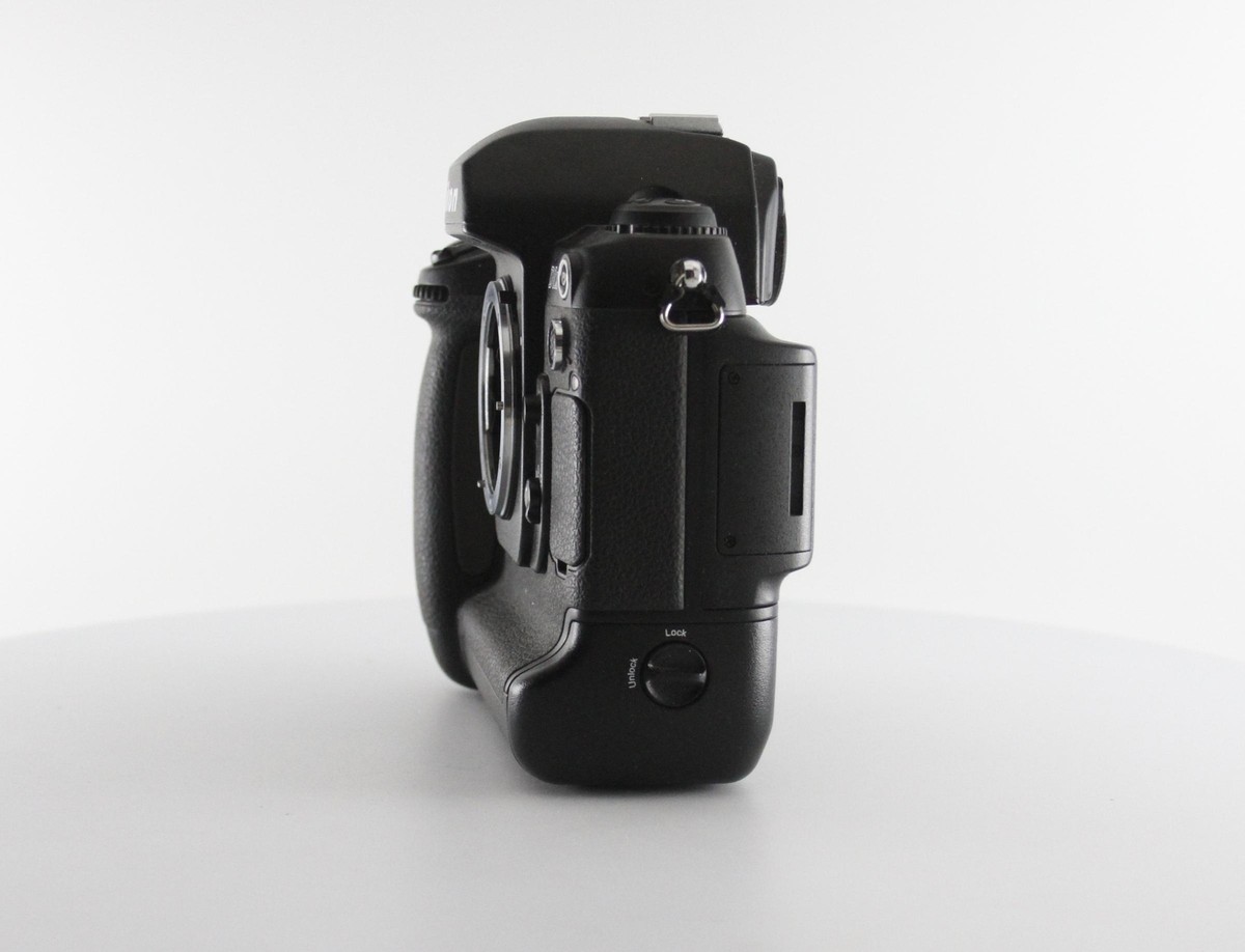 ニコン NIKON D1X 電池付き x910 Nikon D1x | ほぼジャンクな機材で綴る写真の魔法・からだ巡り茶