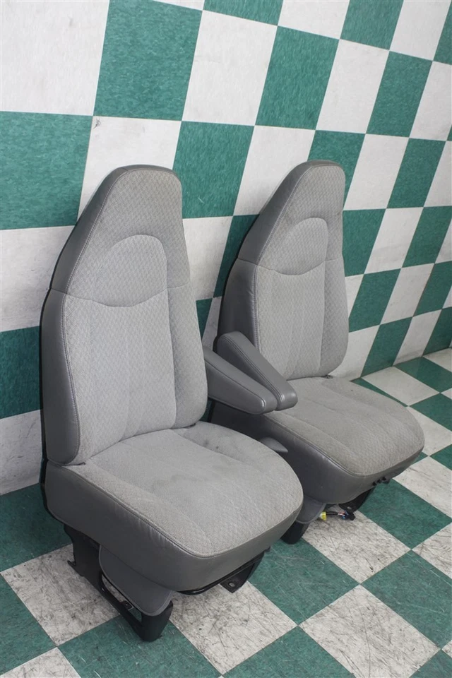 *NOTE* 08' EXPRESS Gray Cloth Power Driver Manual Passenger Front Bucket Seats Foto 3 de 4