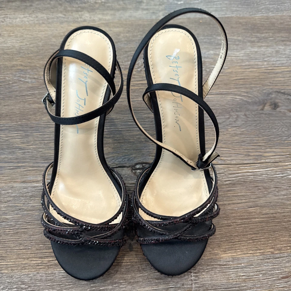 Sandalias para mujer Betsey Johnson de cuero/estrás talla 7,5 M Foto 2 de 4