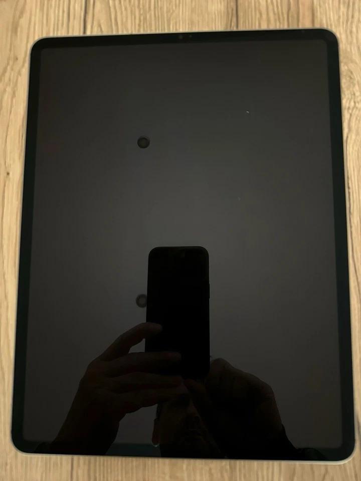 Apple iPad Pro 12,9″ (6. Gen, M2, 128 GB, Spacegrau) + HOU Keyboard Case - Bild 4 von 4