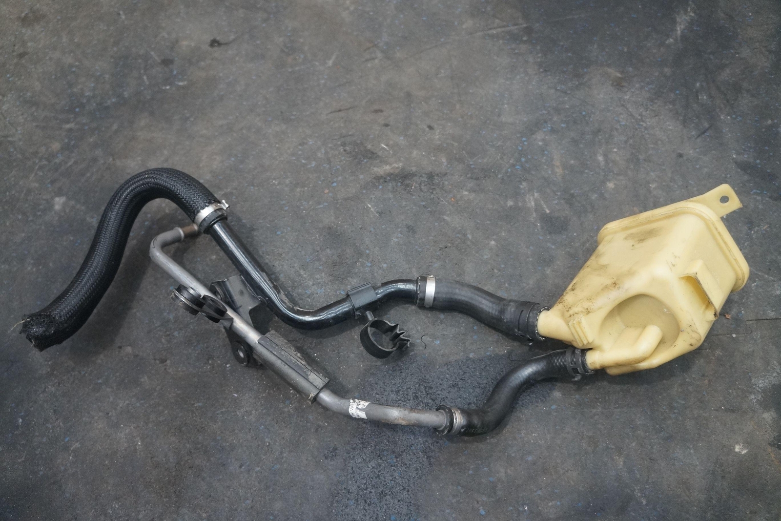Power Steering Reservoir Tank Pipe 7L5422371 OEM Bentley Continental GTC 2016