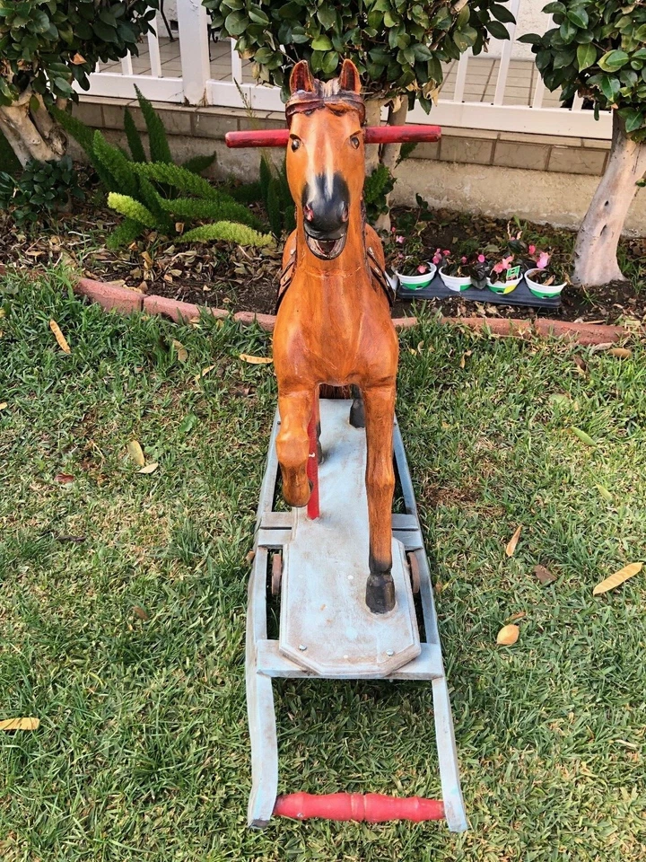 Antiguo juguete primitivo para caballo de madera Rockîng Foto 2 de 4