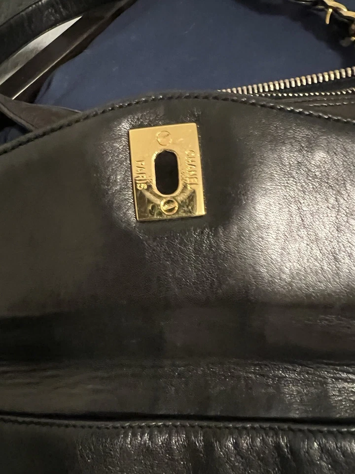 香奈儿 24k 黑色鱼子酱大号前口袋托特包带原装。 盒子,防尘袋 + — 第 4/4 张图片