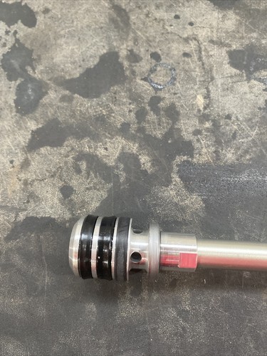 OEM KAWASAKI 2016 KX450F CARTUCHO DE AIRE INTERNO HORQUILLA VARILLA 46102-0611 - Imagen 2 de 8