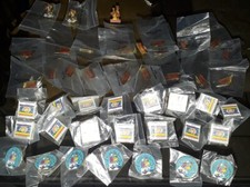 LOT REVENDEUR 44 PINS PIN'S NEUFS IL Y A 5 MODELES VOIR DETAILS